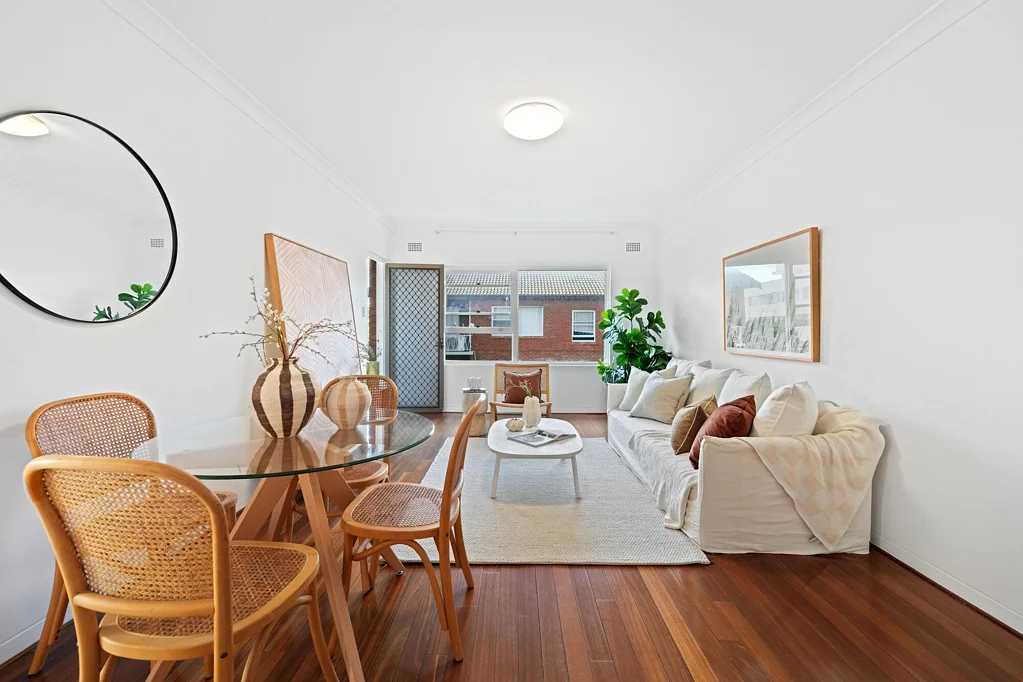 Two bedroom unit in the Heart of Burwood