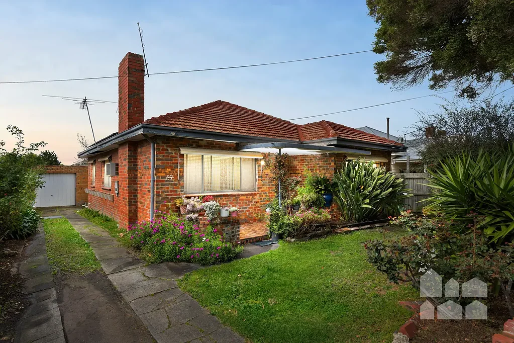 West Footscray 3બેડરૂમ A Well-Placed Opportunity with Plenty of Potential
