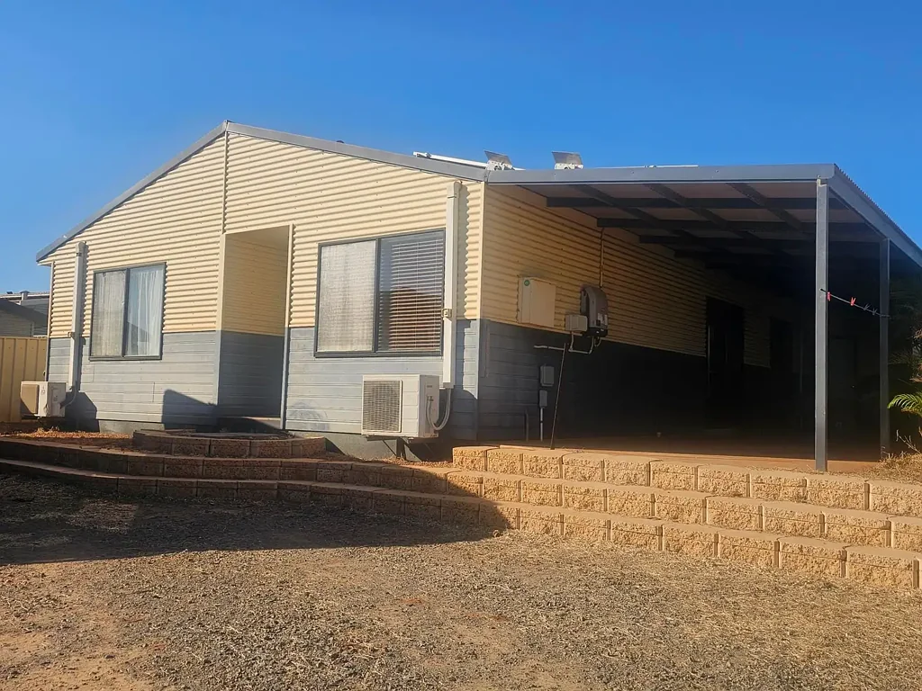 Onslow 3房  3 Bedroom 2 Bathroom Home with Plenty of Parking