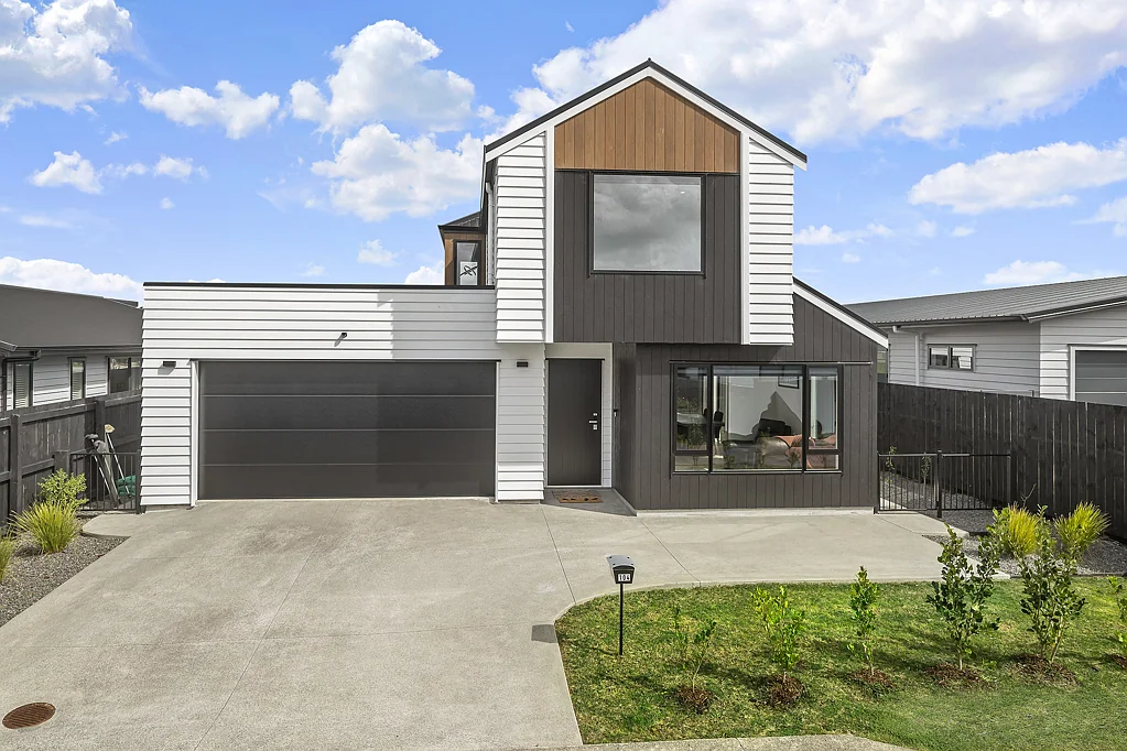 Milldale 4Moenga Stylish Comfort in the Heart of Milldale