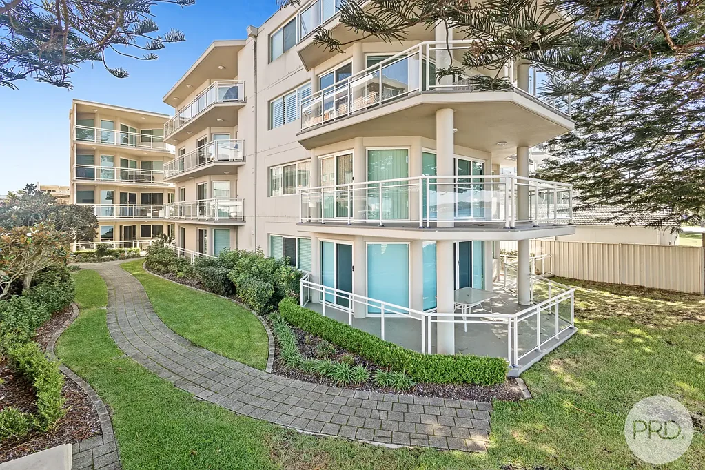 Soldiers Point 3Kwarto Coastal Waterfront Living with Stunning Bay Views