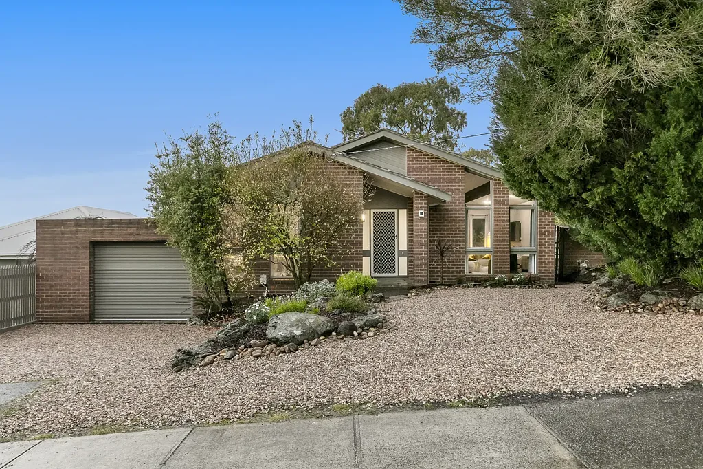 Diamond Creek 4房 绝佳地段，宽敞单层住宅，带朝北后院 Brilliant Location, Spacious Single-Level Living with a North-Facing Backyard