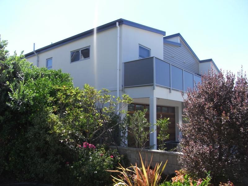 11b Charles Street, Westshore, Napier, 3 rūma, 2 rūma horoi