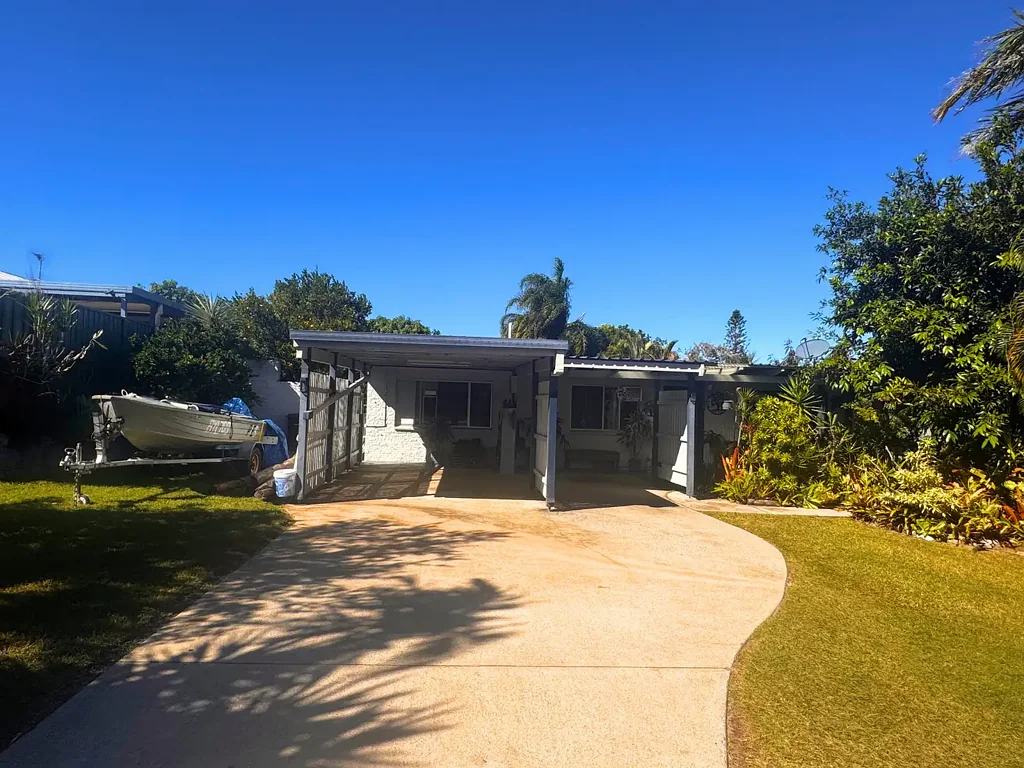 Boyne Island 3 Bedroom OPPORTUNITY KNOCKS - EMPTY NESTERS