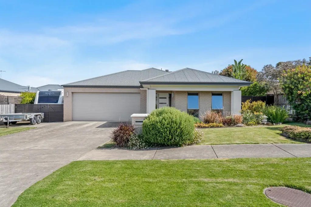 Port Fairy 3房  Immaculate Living, Space and Garden Serenity