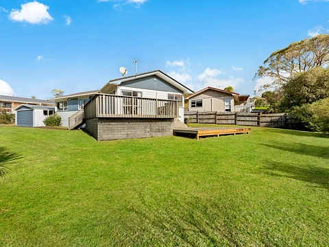 2 Longreach Drive, Sunnyvale, Waitakere City, Auckland