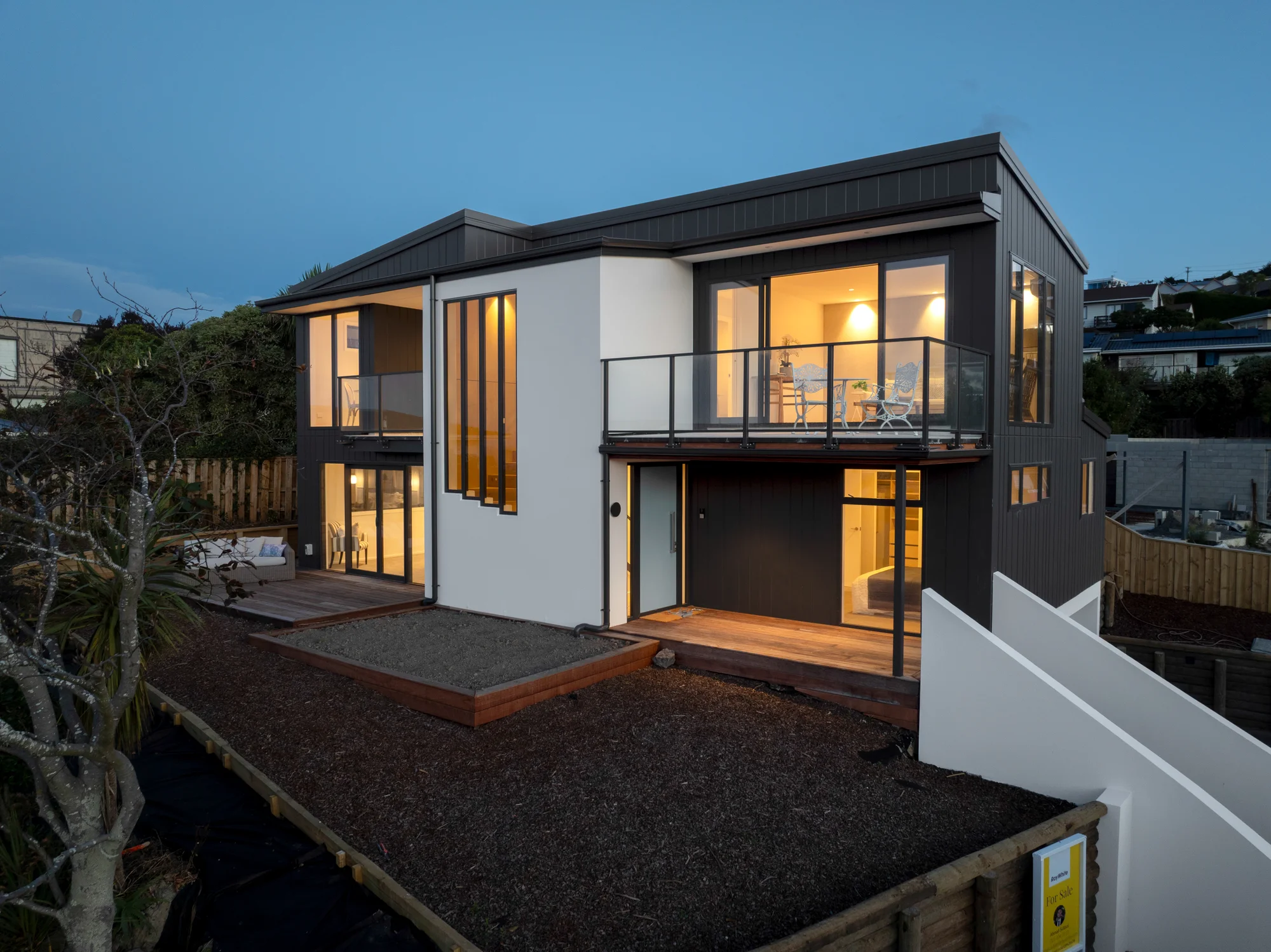 Mount Pleasant 3房  Style, Sophistication & Sea Views on Soleares