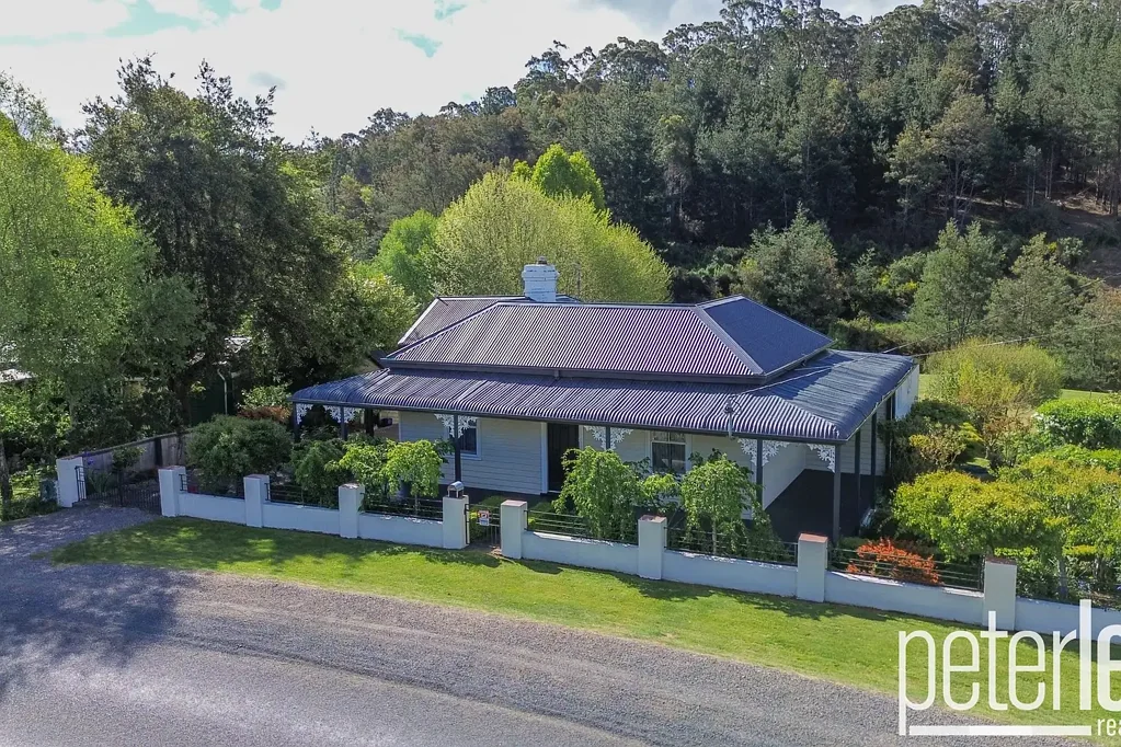 St Marys 3ਬੈੱਡਰੂਮ Charming 1957 Home with Development Potential in the Heart of St Mary's