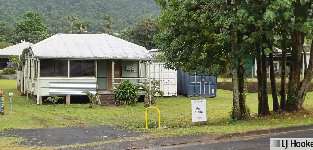 19 Murray Street, Tully, QLD 4854