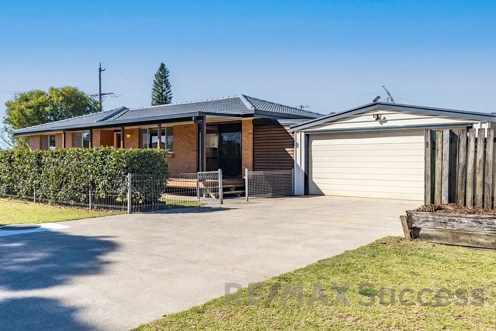Spacious Family Home with Multiple Living Areas and Great Outdoor Space