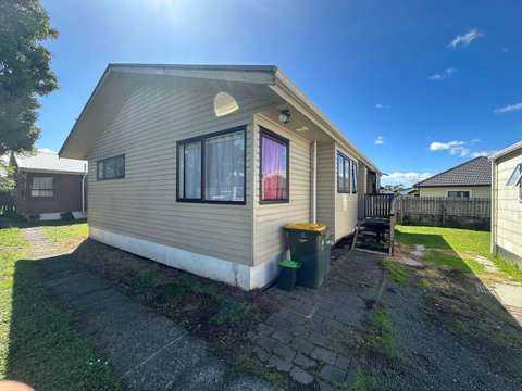 3 Bedrooms family home in Papatoetoe