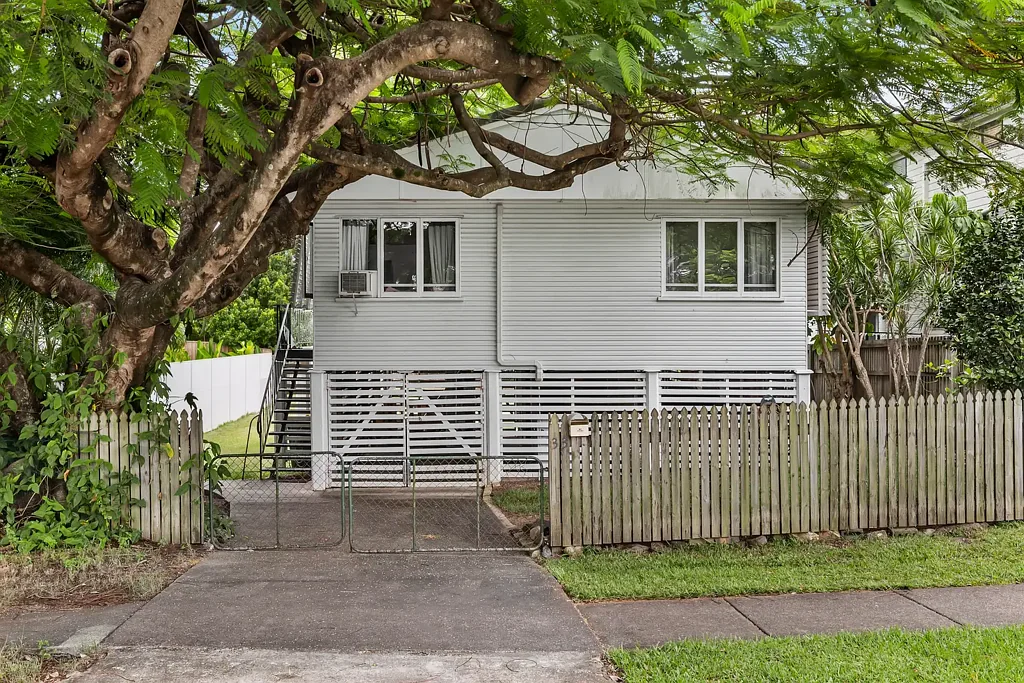 33 Orlando Road, Yeronga, QLD 4104