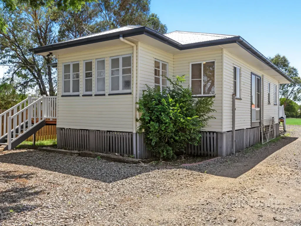 11 Victoria Street, Clifton, QLD 4361