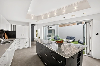 31 Tallow Tree Crescent, Subiaco, WA 6008, 3房, 2浴, House