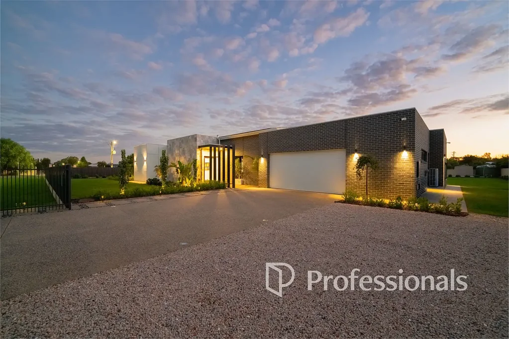 Mildura 5房  Premium Acreage Lifestyle Home on Grandview Way
