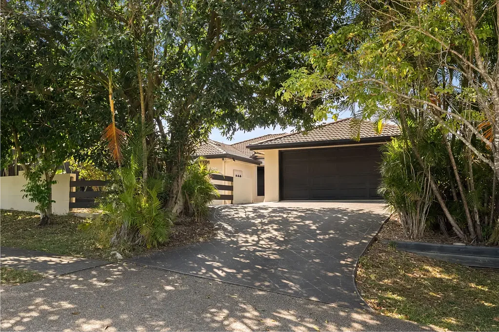 Algester 4房 四卧三卫奢居 SPA泳池太阳能 双车库 步行公交 中心地段 Beautiful 4 Bedroom House for Sale