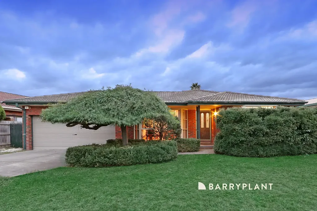 13 Severn Crescent, Rowville, VIC 3178