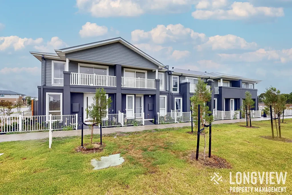Modern Four Bedroom Townhouse in Berwick