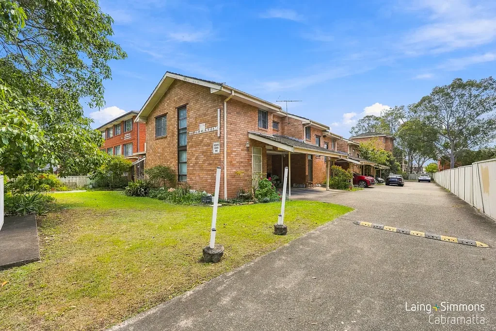 Cabramatta 2कमरा SOLID FULL-BRICK TOWNHOUSE