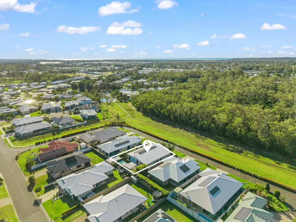 Urraween 4 Bedroom Parkside, Private & Made for Low Maintenance Living