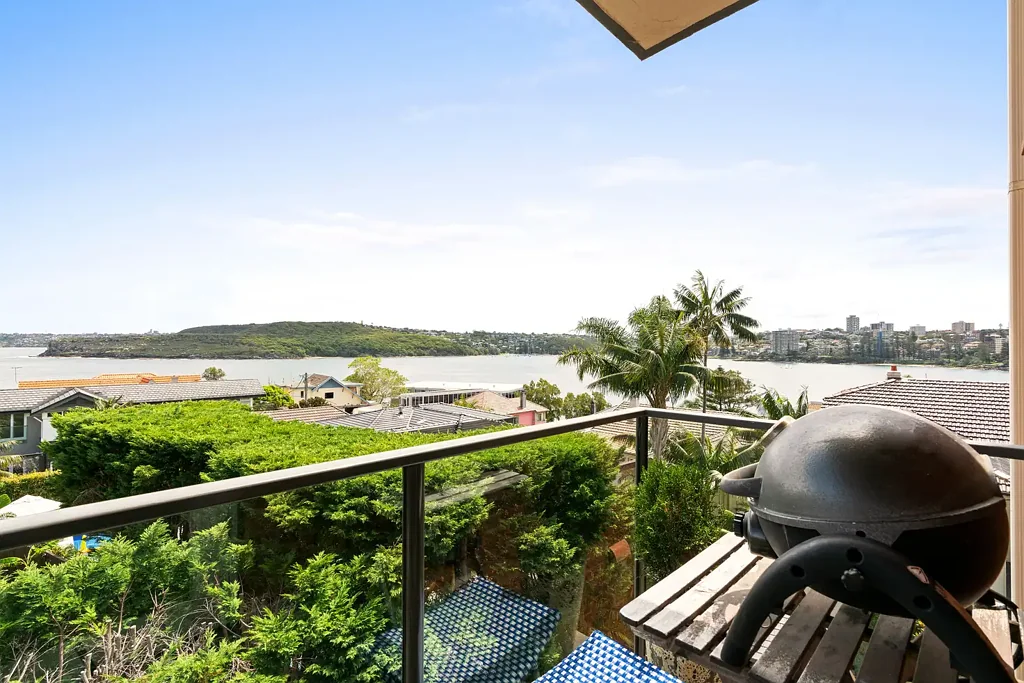 Home Away From Home with Spectacular Harbour Views, Furnished