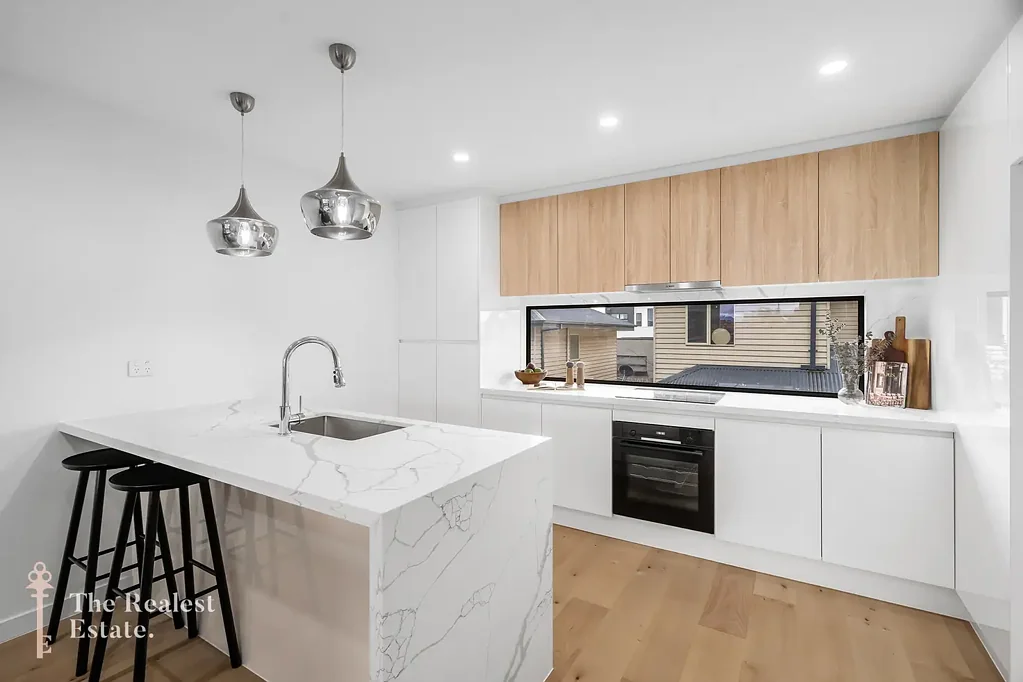 Pascoe Vale 3બેડરૂમ Modern Tri-Level Luxury with Dedicated Home Office & Dual Balconies