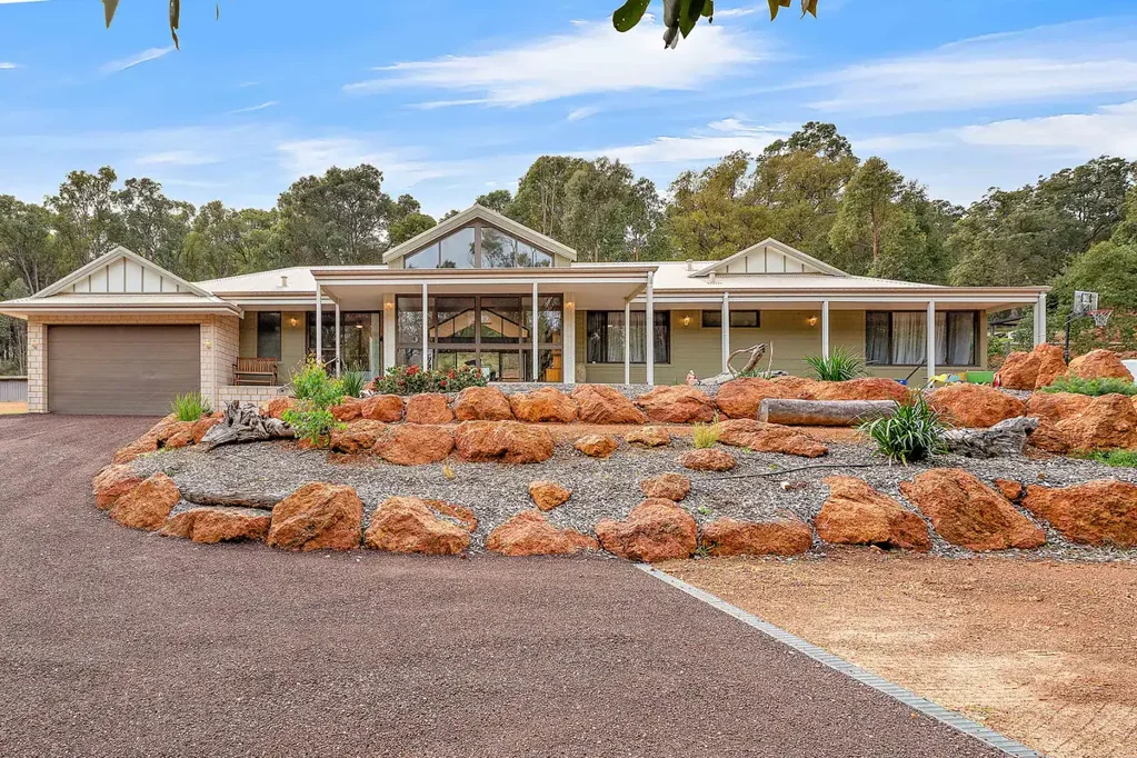 Bedfordale 5 Bedroom Luxury Living on Over 4,200m2