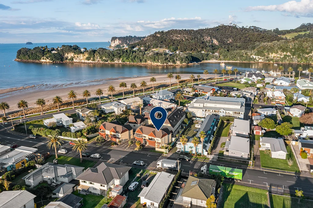 Whitianga 3房  Freehold and Four Back From the Beach