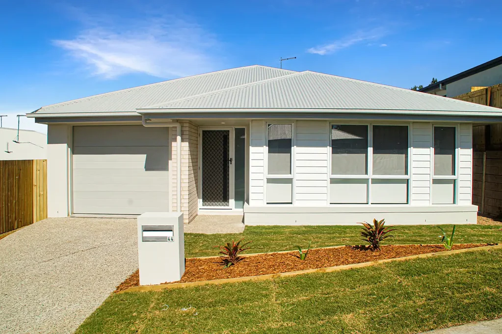 Spacious Family Home with Study in Convenient Holmview Location