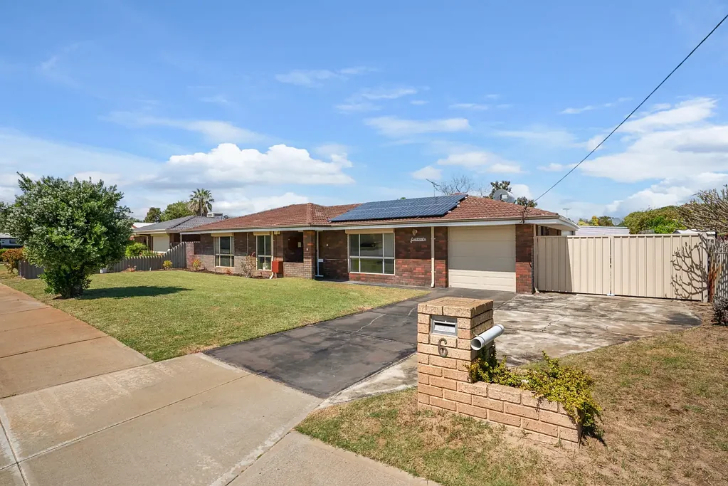 6 Seabrooke Avenue, Rockingham, WA 6168