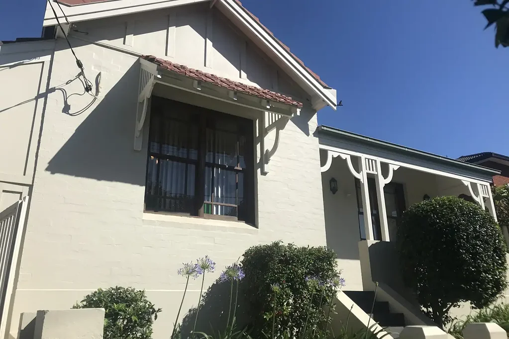 RENOVATED FAMILY HOME IN DRESS CIRCLE LOCALE