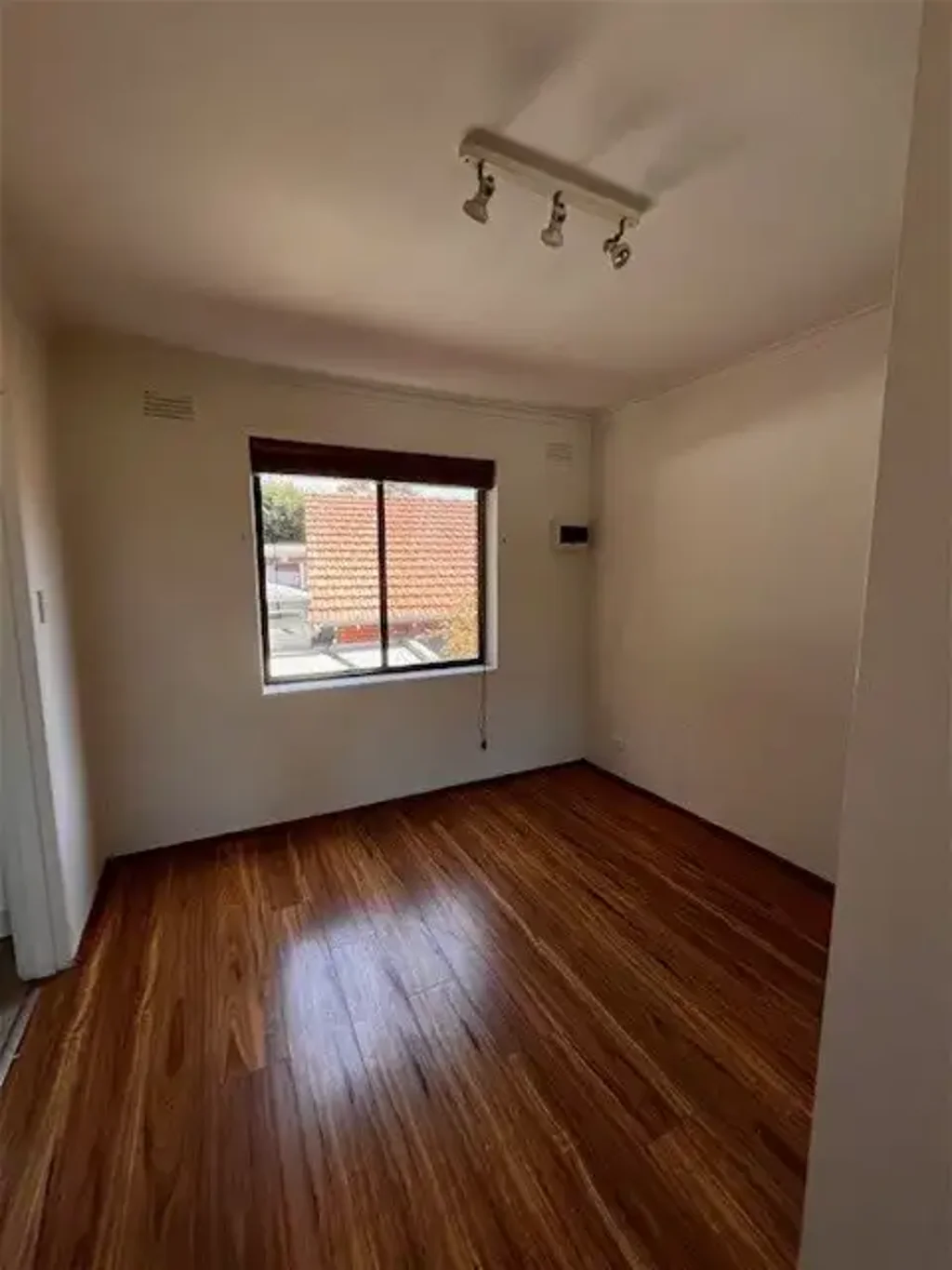 One Bedroom light filled Apartment