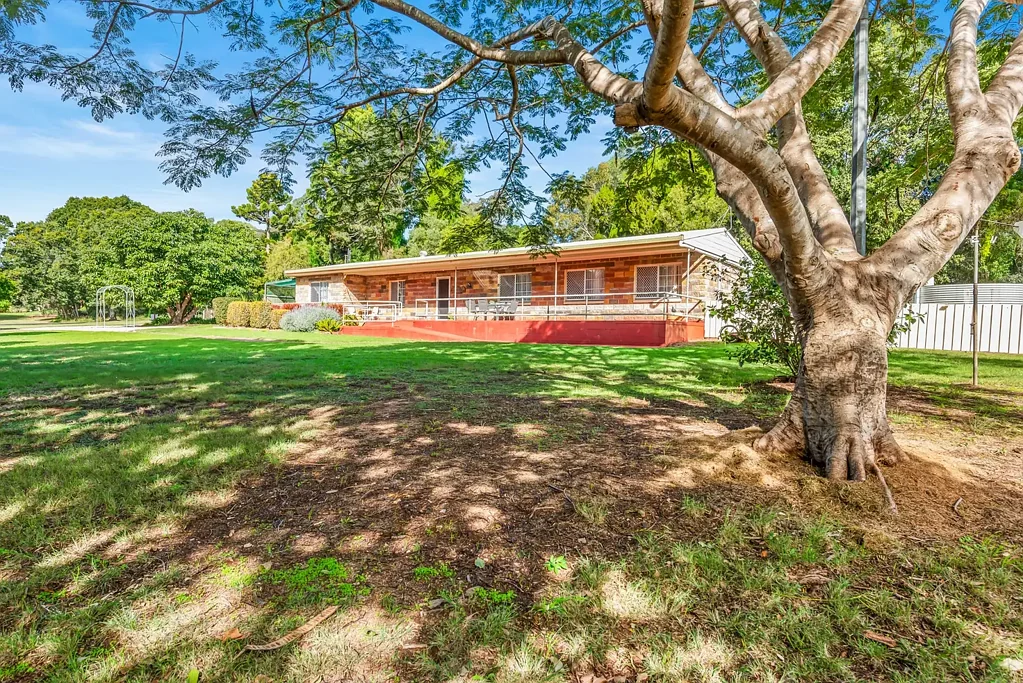 Kingaroy 3कमरा Space, Lifestyle & Exceptional Shedding on Six Acres of Town Acreage