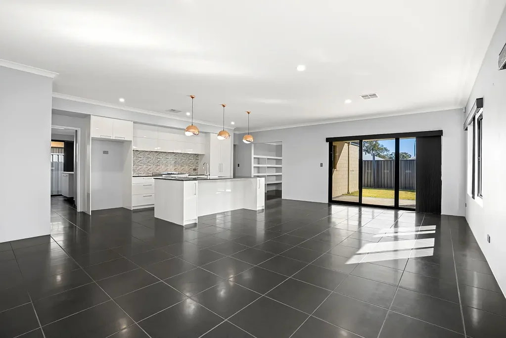 Baldivis 4 Slaapkamer 217sqm of living / Scullery / 31 course ceilings!