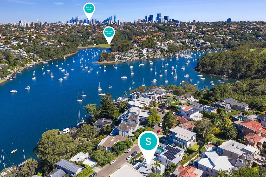 Northbridge 4房 壮丽全景水景 精致三楼设计 双砖混凝土结构 宽敞娱乐平台 蓝色马赛克泳池 宁静死胡同位置 步行城市巴士站 低维护家庭生活 Gaggenau高端电器 盐水泳池喷泉 Architectural masterpiece and bespoke family residence