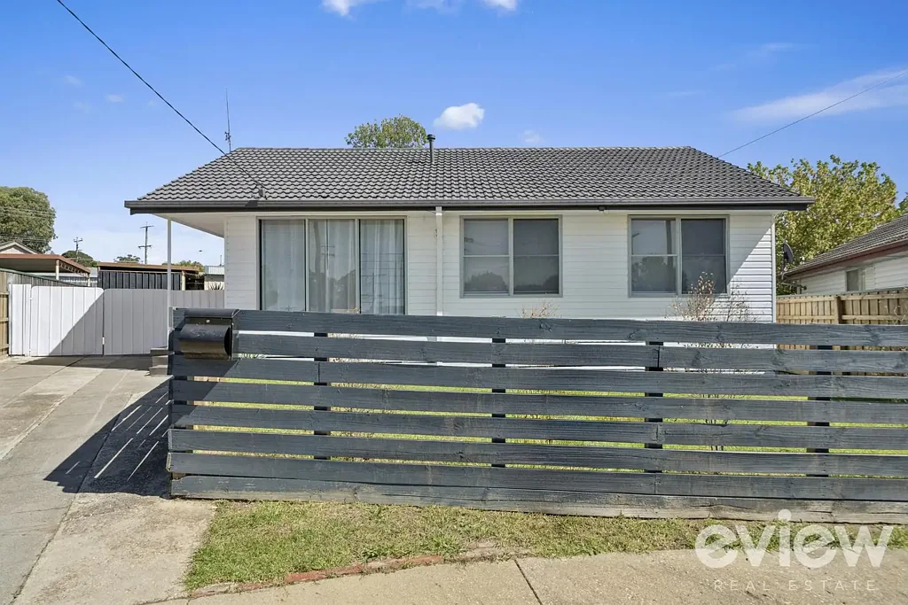 19 McCormack Crescent, Seymour, VIC 3660