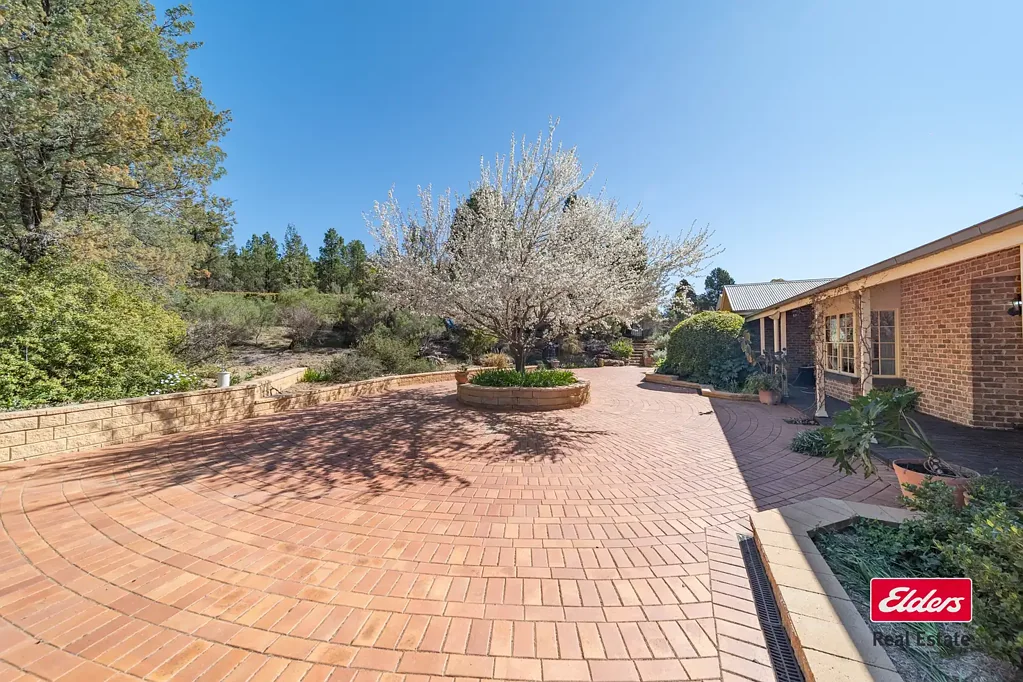 Dubbo 4Habitaciones 'YARRAHAPPINNI'
PEACEFUL LIFESTYLE LIVING ON 10.12HA