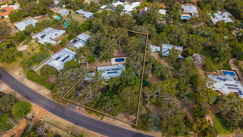 Falcon 4房  Heartfelt Acreage Sanctuary Ready to Enjoy