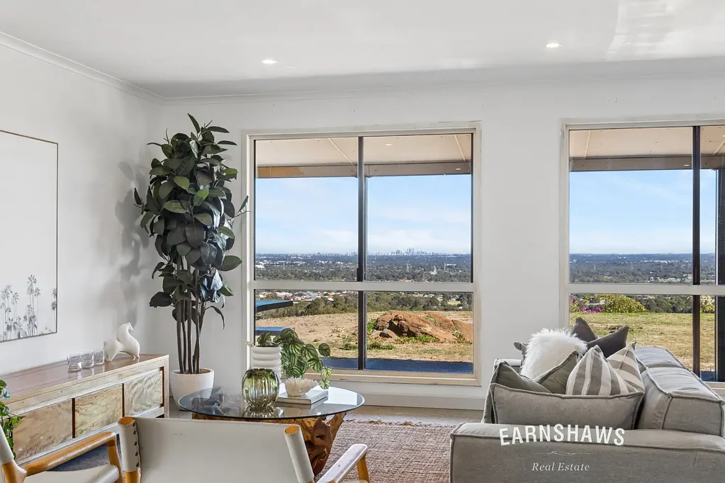 Red Hill 7 Bedroom Bring Big Dreams & All The Family