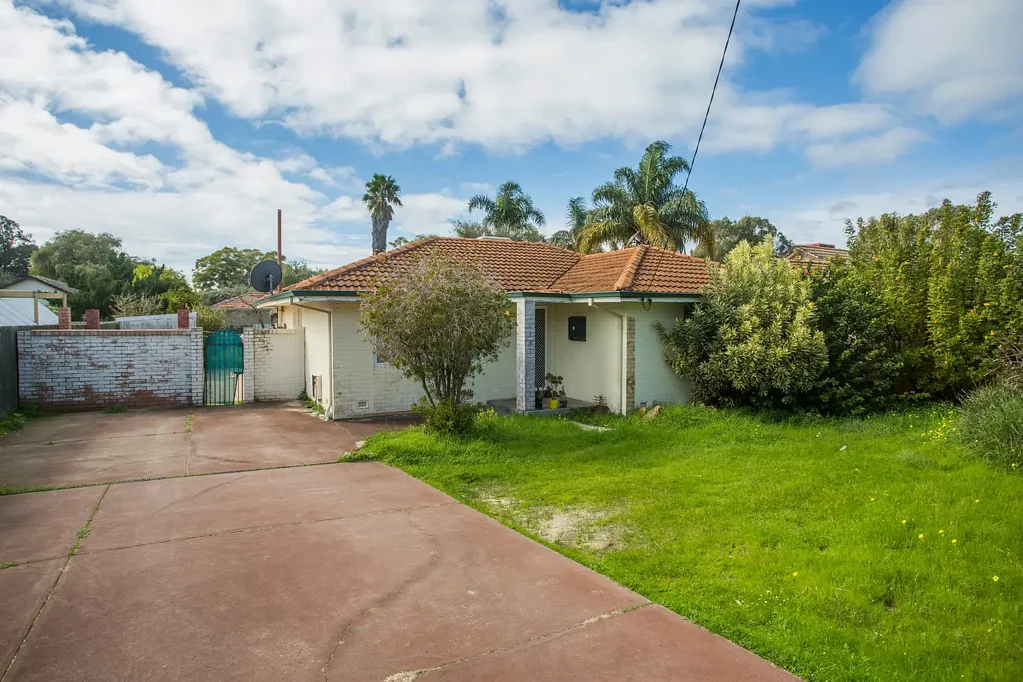 Lockridge 3 Bedroom WAPC Development Application LODGED – Secure this 3x1 home with immediate potential!