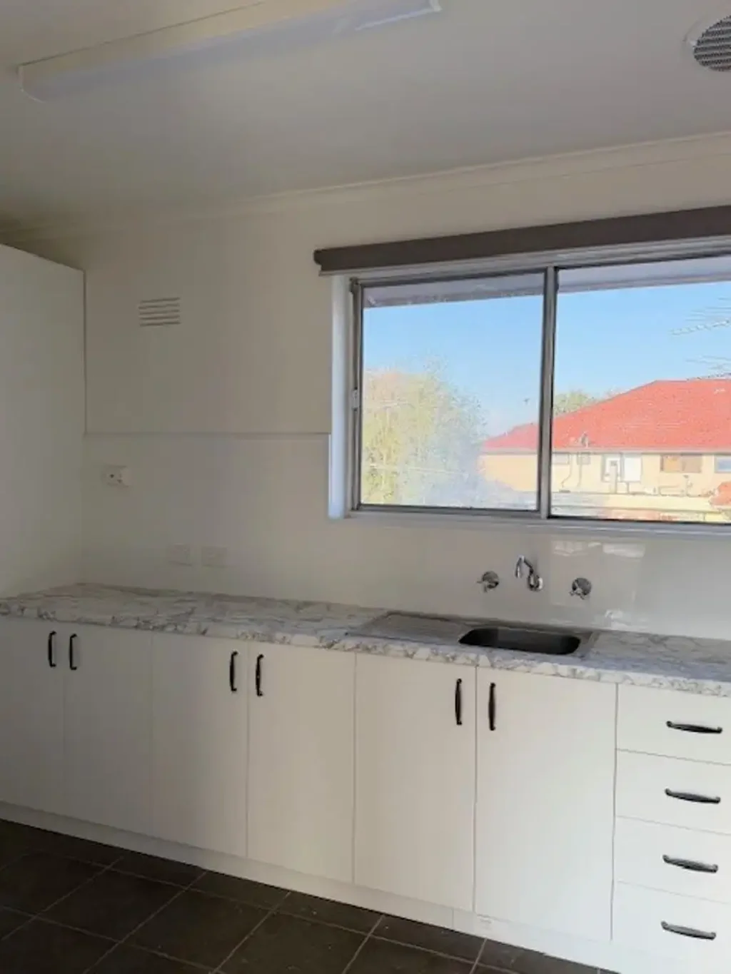 Spacious Two Bedroom Apartment in Prime Murrumbeena Location