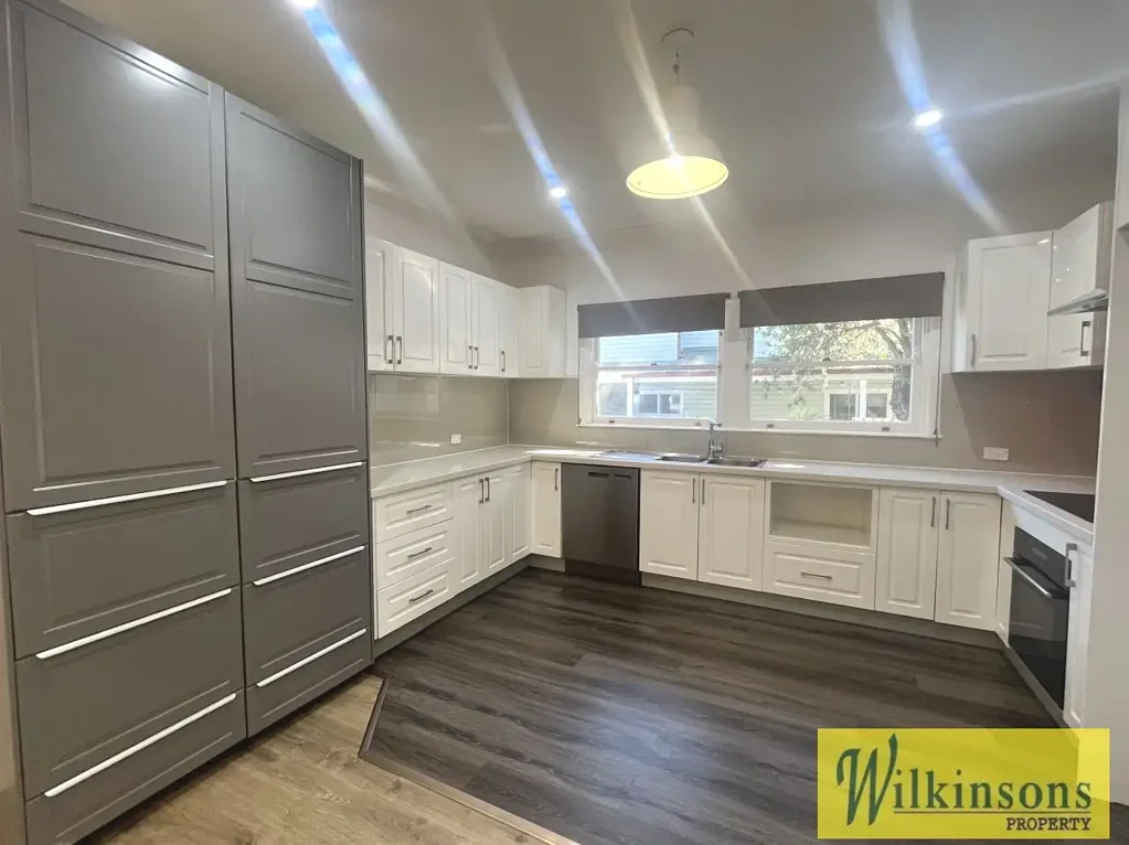 Riverstone 3침실 Set on Fabulous Garden Block over 780sqm - Renovated Family Home - A Must to Inspect !