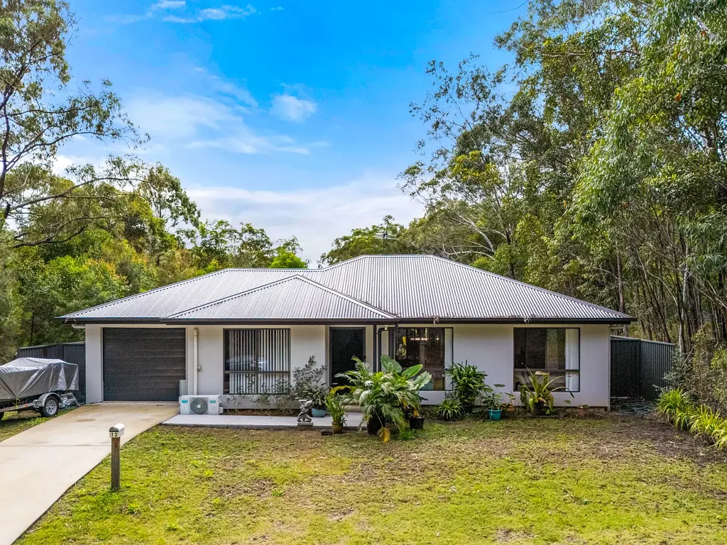 Russell Island 3房 宽敞三卧室住宅，靠近 Wahine Drive 船坡道 Spacious Three-Bedroom Home Close to Wahine Drive Boat Ramp