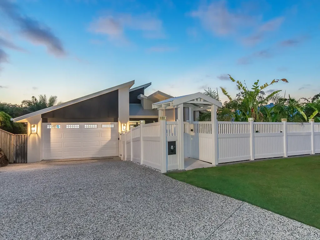 Reedy Creek 5Phòng ngủ A Statement Home Offering Space, Style & Endless Opportunity