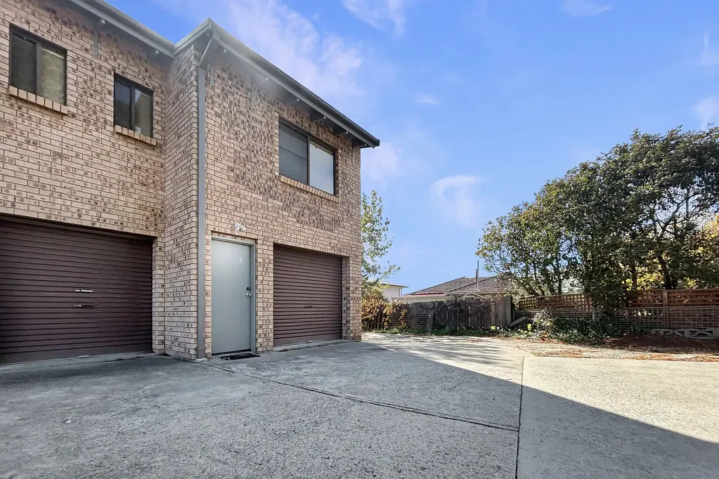 1 Bedroom 1 Bathroom in the Heart of Jindabyne with lake and mountain views