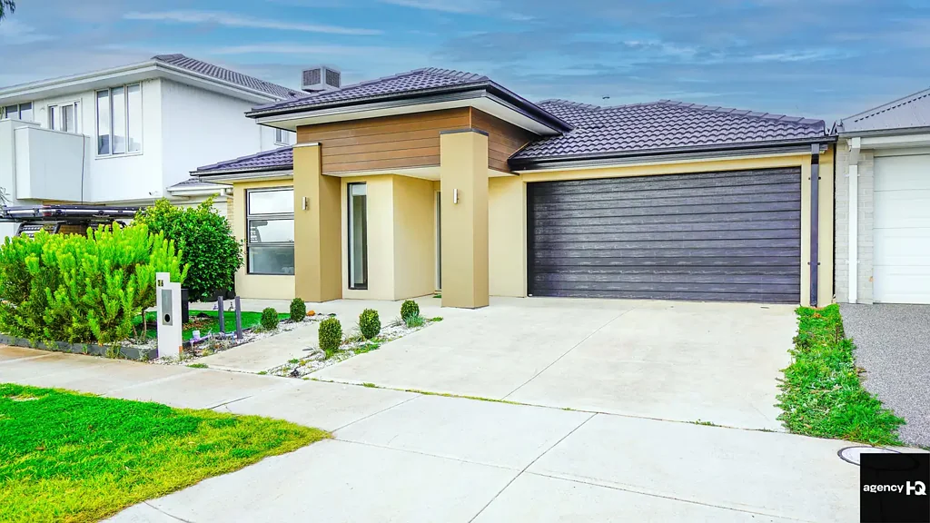 Stunning Family Home in STRATHTULLOH VIC!