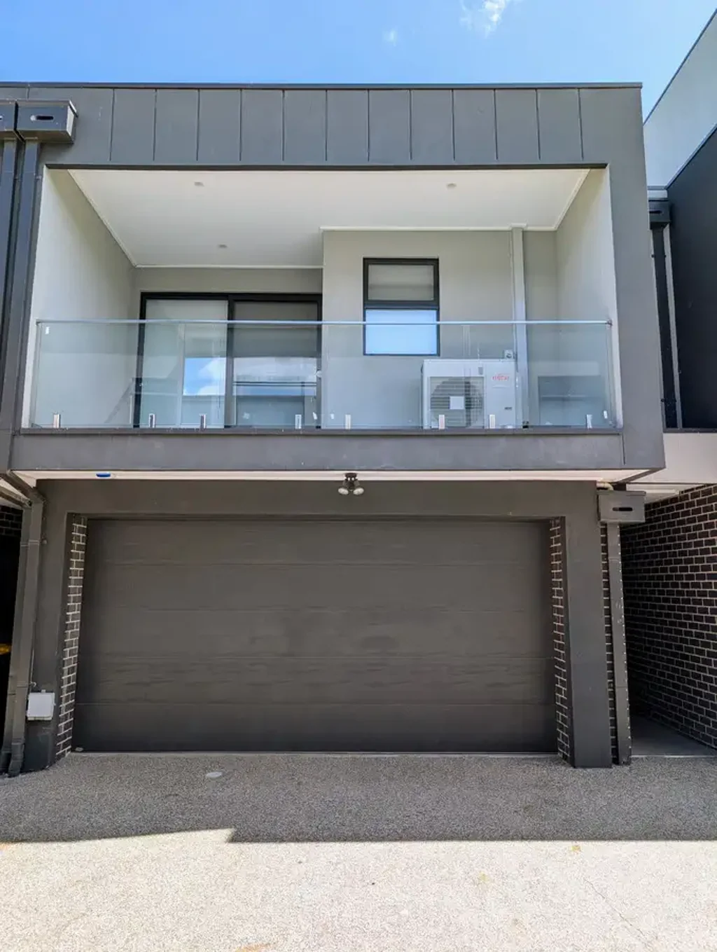 Low Maintenance & Modern Living!
