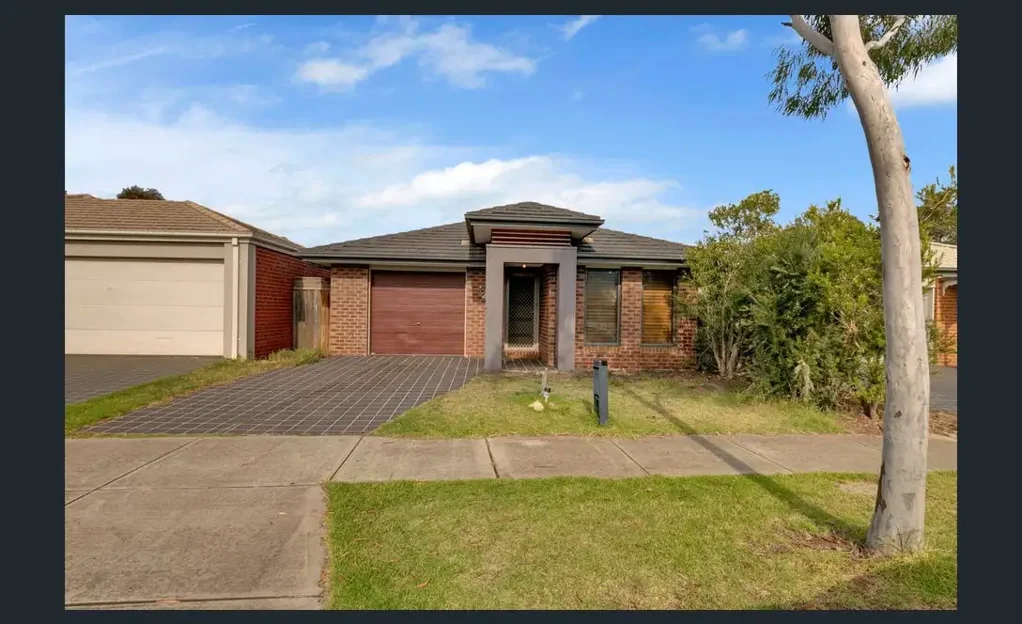 RENOWNED REAL ESTATE PRESENTS – 42 EDMUND DR, TARNEIT VIC 3029