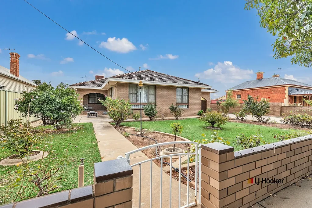 42 Echuca Road, Rochester, VIC 3561