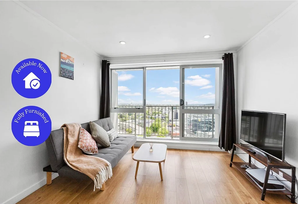 High-rise Furnished Apartment with Harbour View